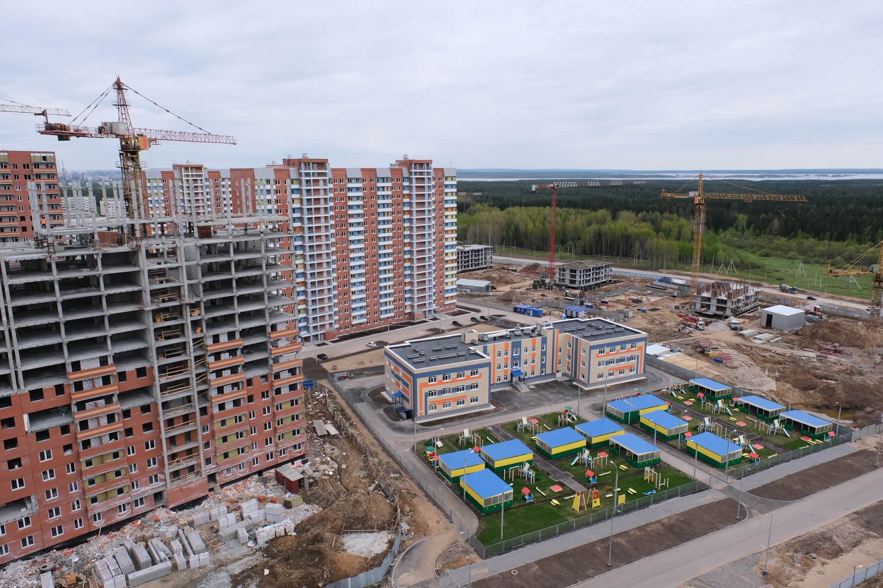 Дмитрий Козак проинспектировал строительство домов микрорайона Любимов